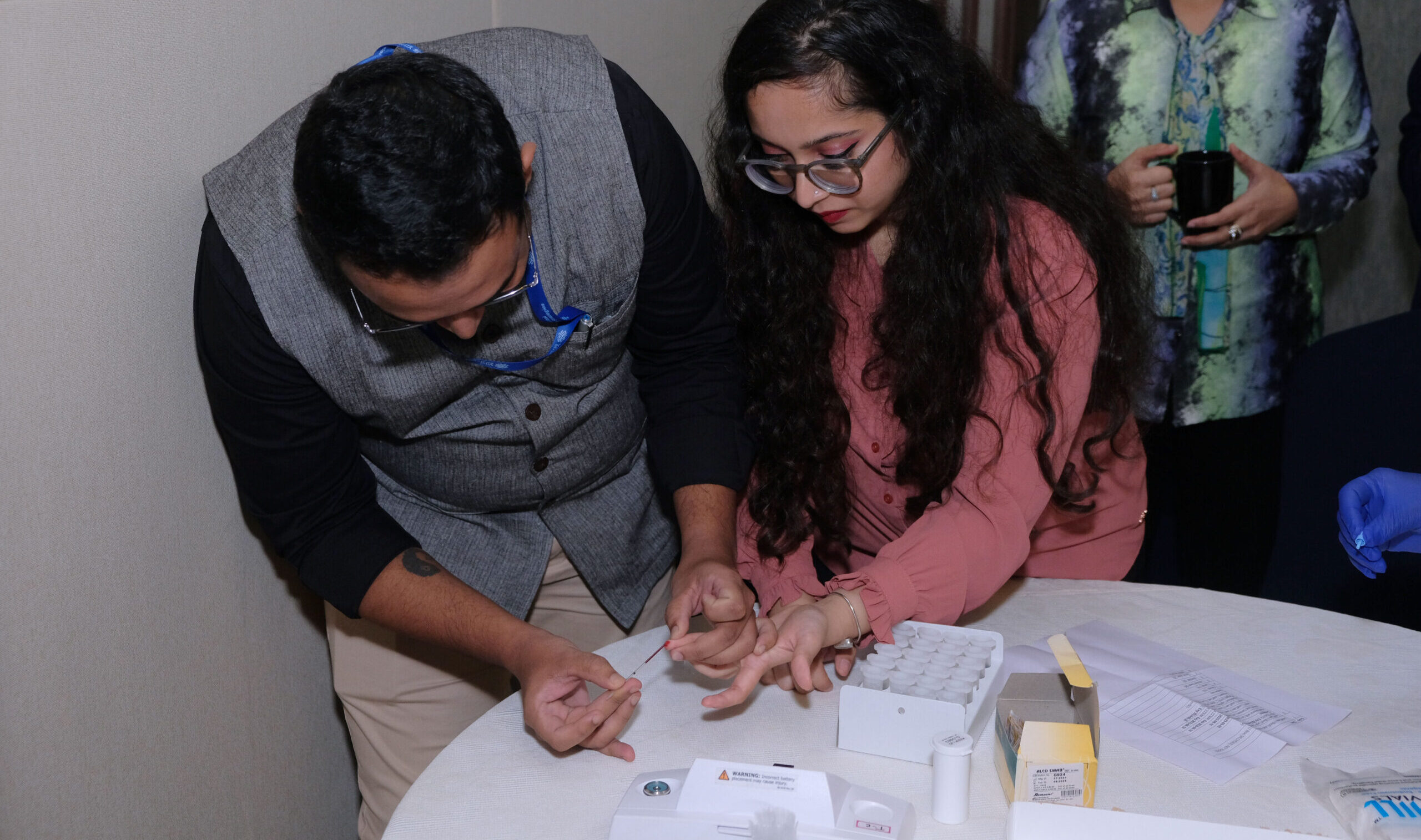 leadpoisoing_a-participant-getting-her-blood-tested-to-check-blood-levels-during-the-media-leadership-workshop-in-goa-v2